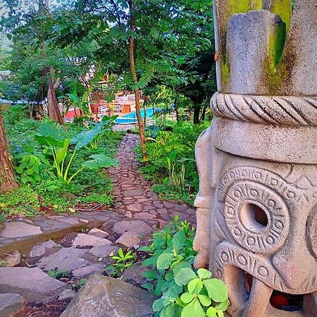 Raindance Hostel Santa Cruz Екстериор снимка