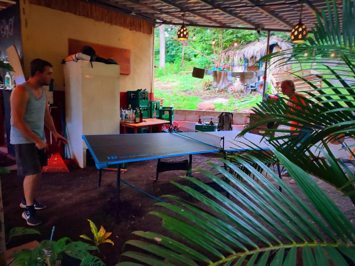 Raindance Hostel Santa Cruz Екстериор снимка