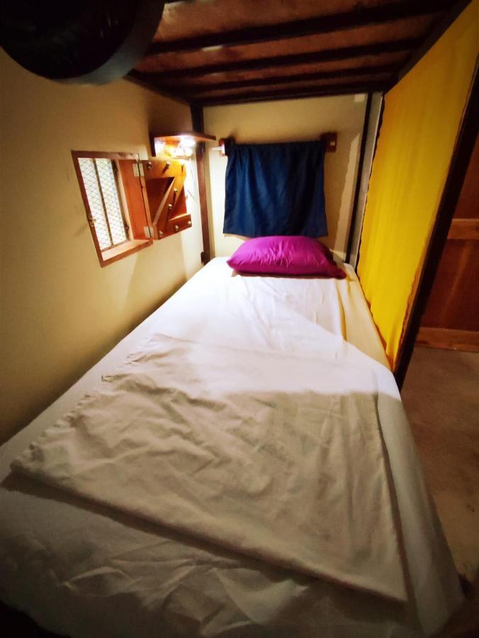 Raindance Hostel Santa Cruz Екстериор снимка