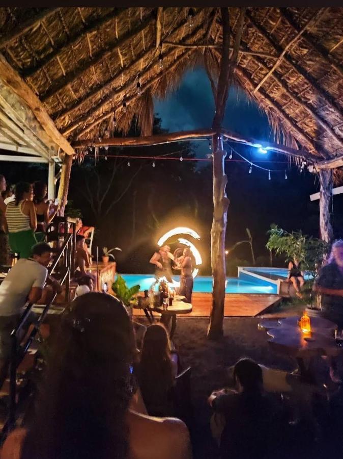 Raindance Hostel Santa Cruz Екстериор снимка