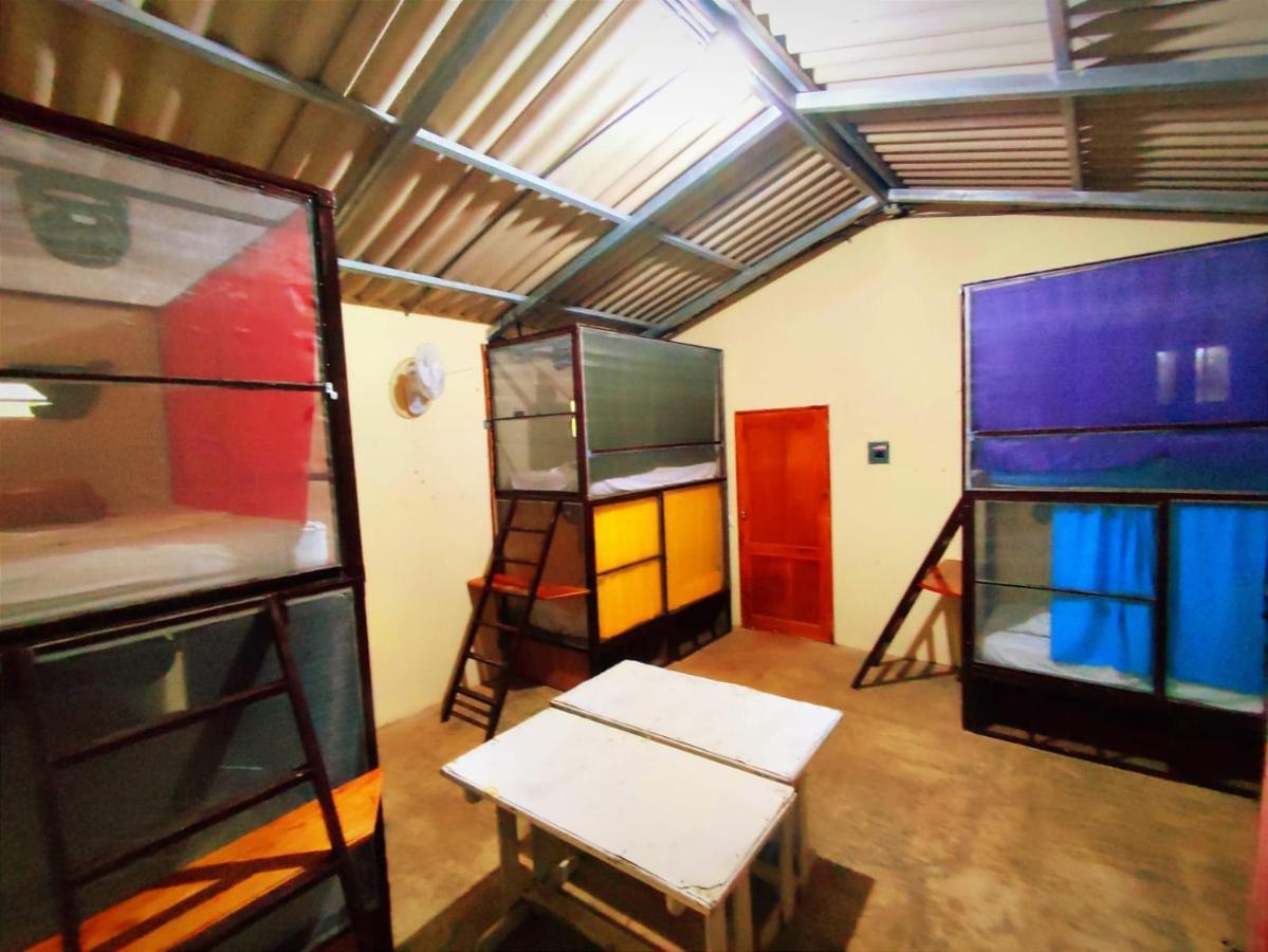 Raindance Hostel Santa Cruz Екстериор снимка