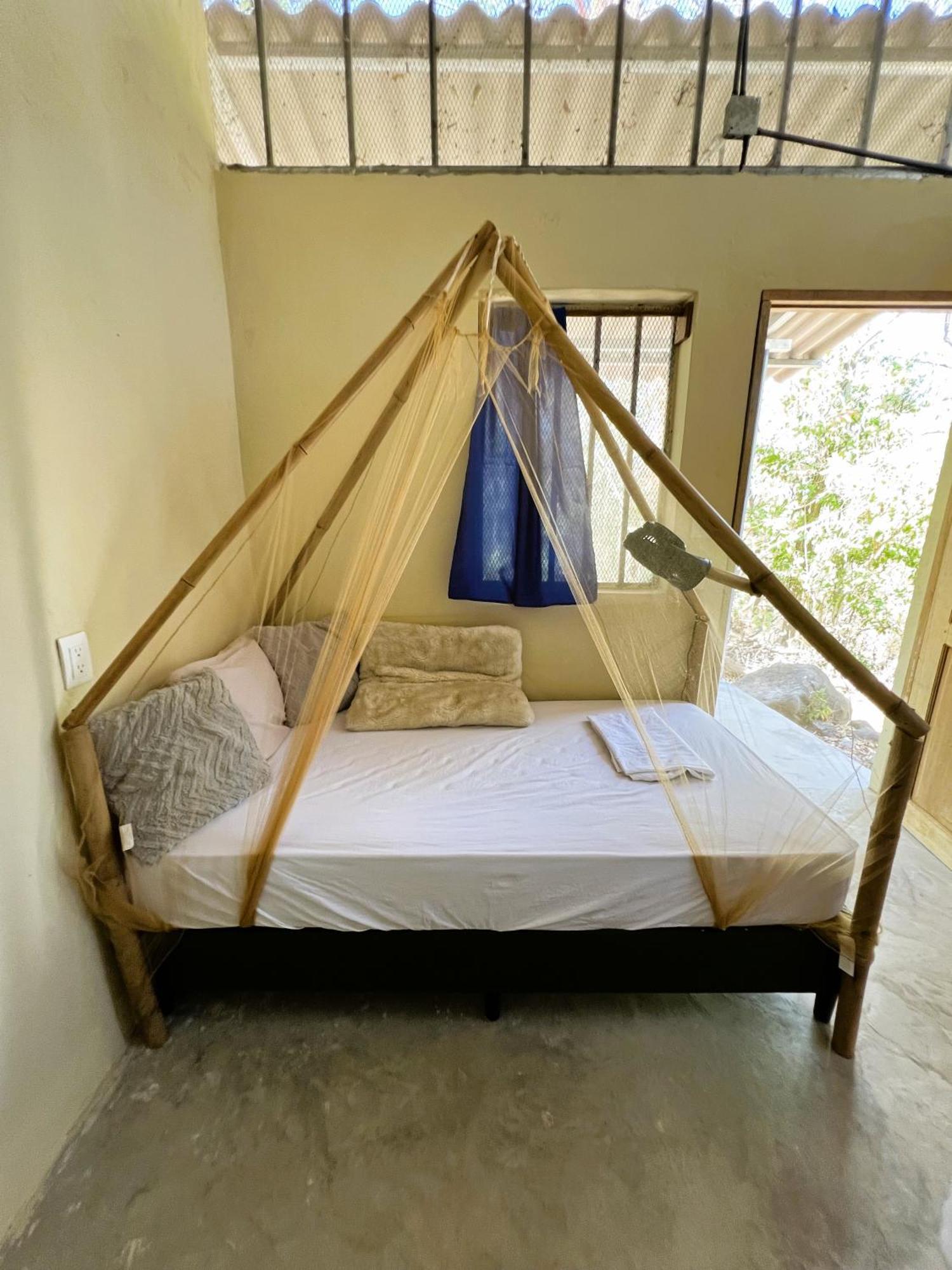 Raindance Hostel Santa Cruz Екстериор снимка