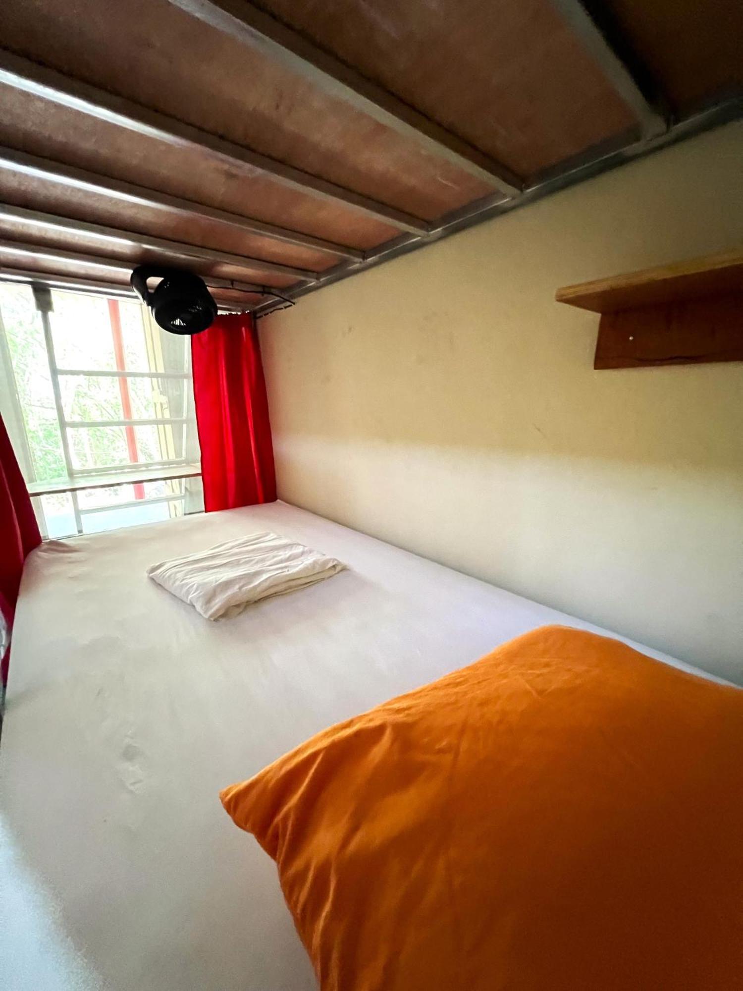 Raindance Hostel Santa Cruz Екстериор снимка