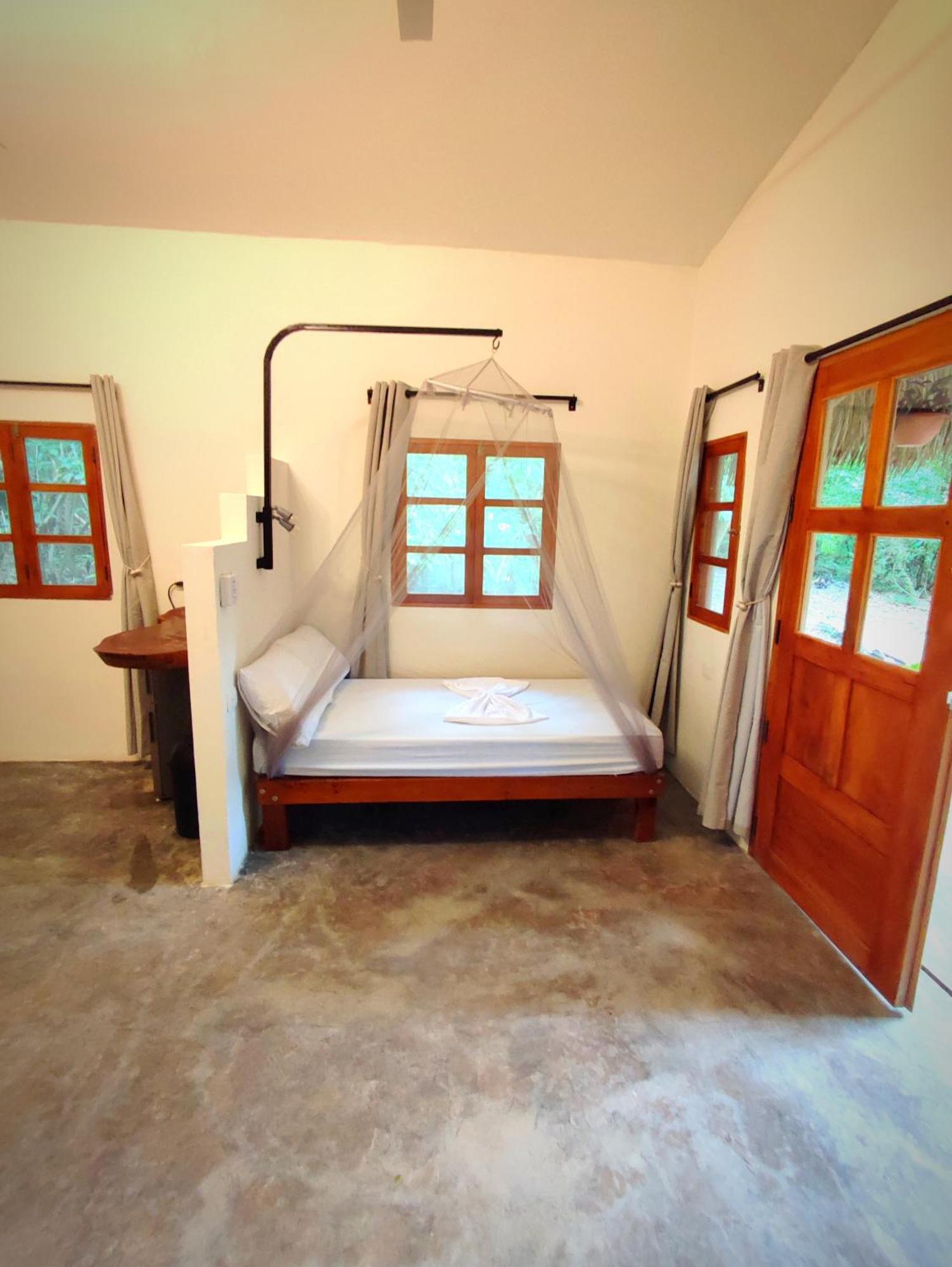Raindance Hostel Santa Cruz Екстериор снимка