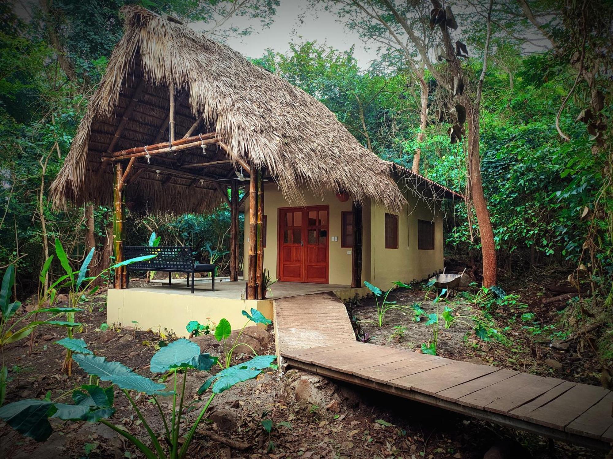 Raindance Hostel Santa Cruz Екстериор снимка