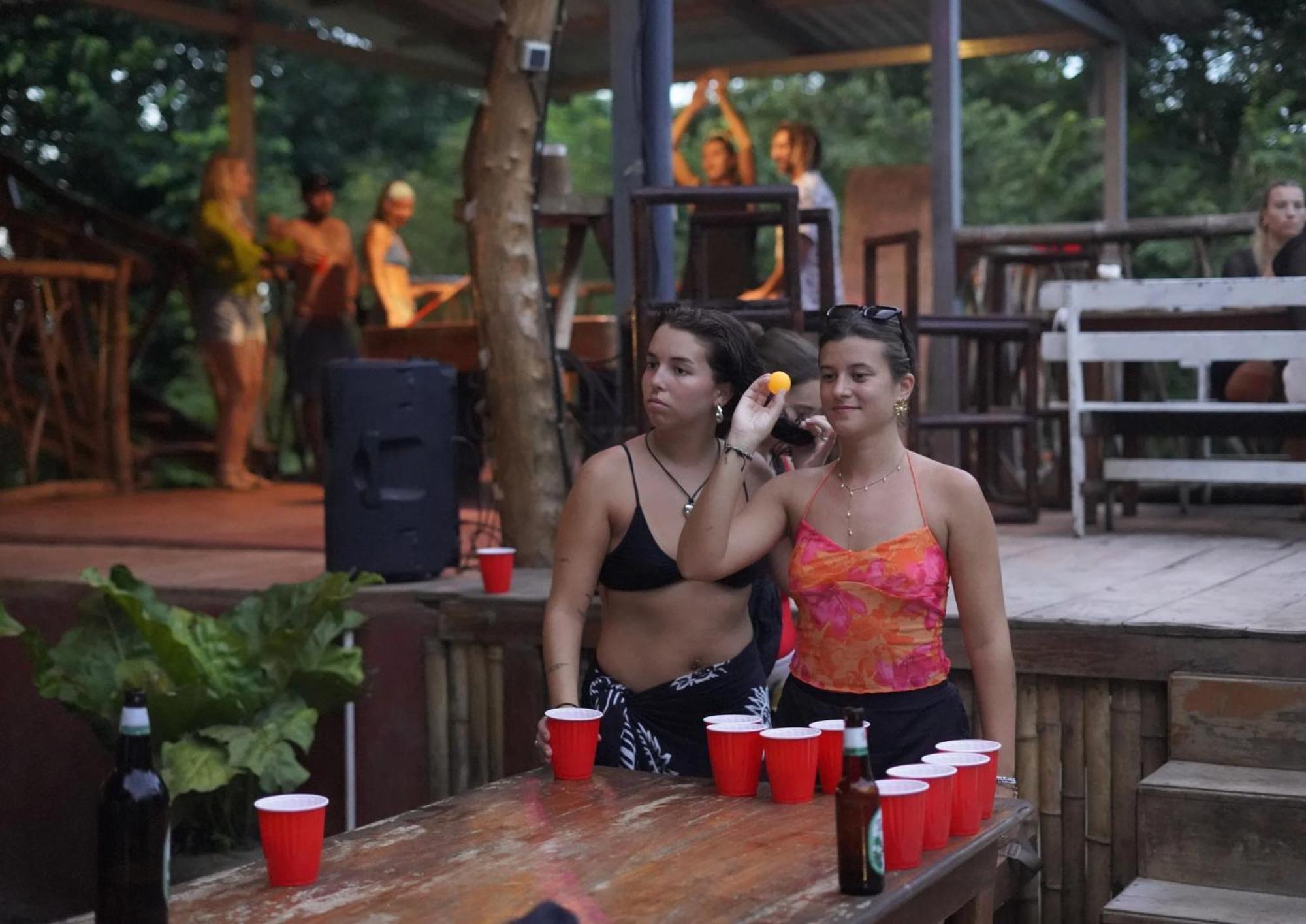 Raindance Hostel Santa Cruz Екстериор снимка
