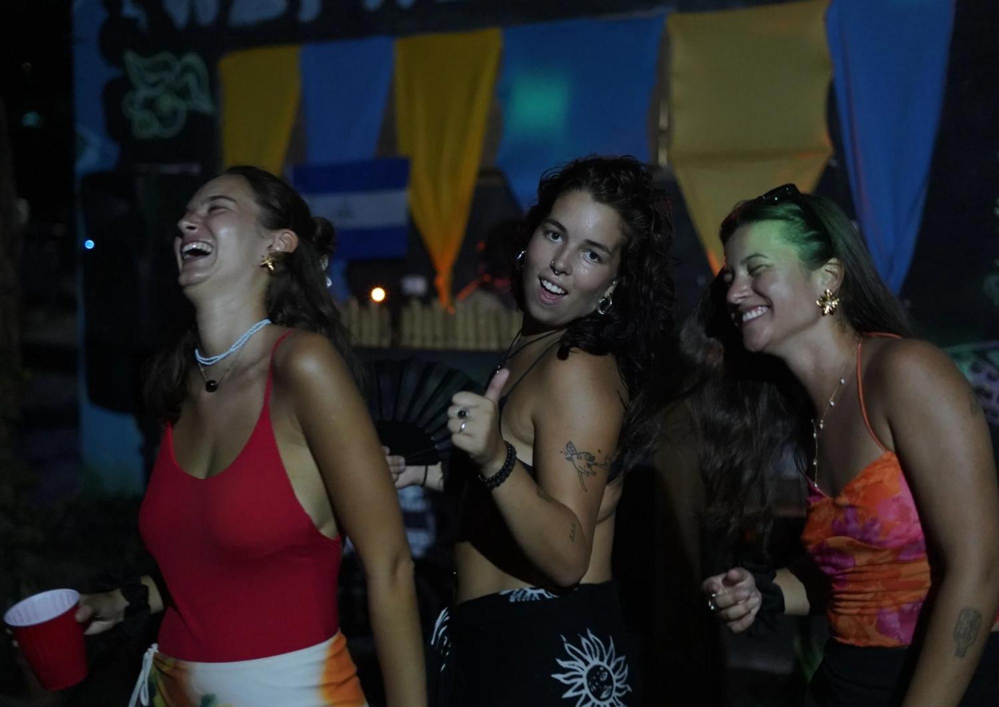 Raindance Hostel Santa Cruz Екстериор снимка
